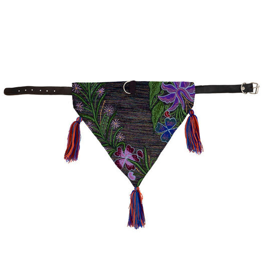 Dynamic dog bandana with a lively and eclectic color palette.