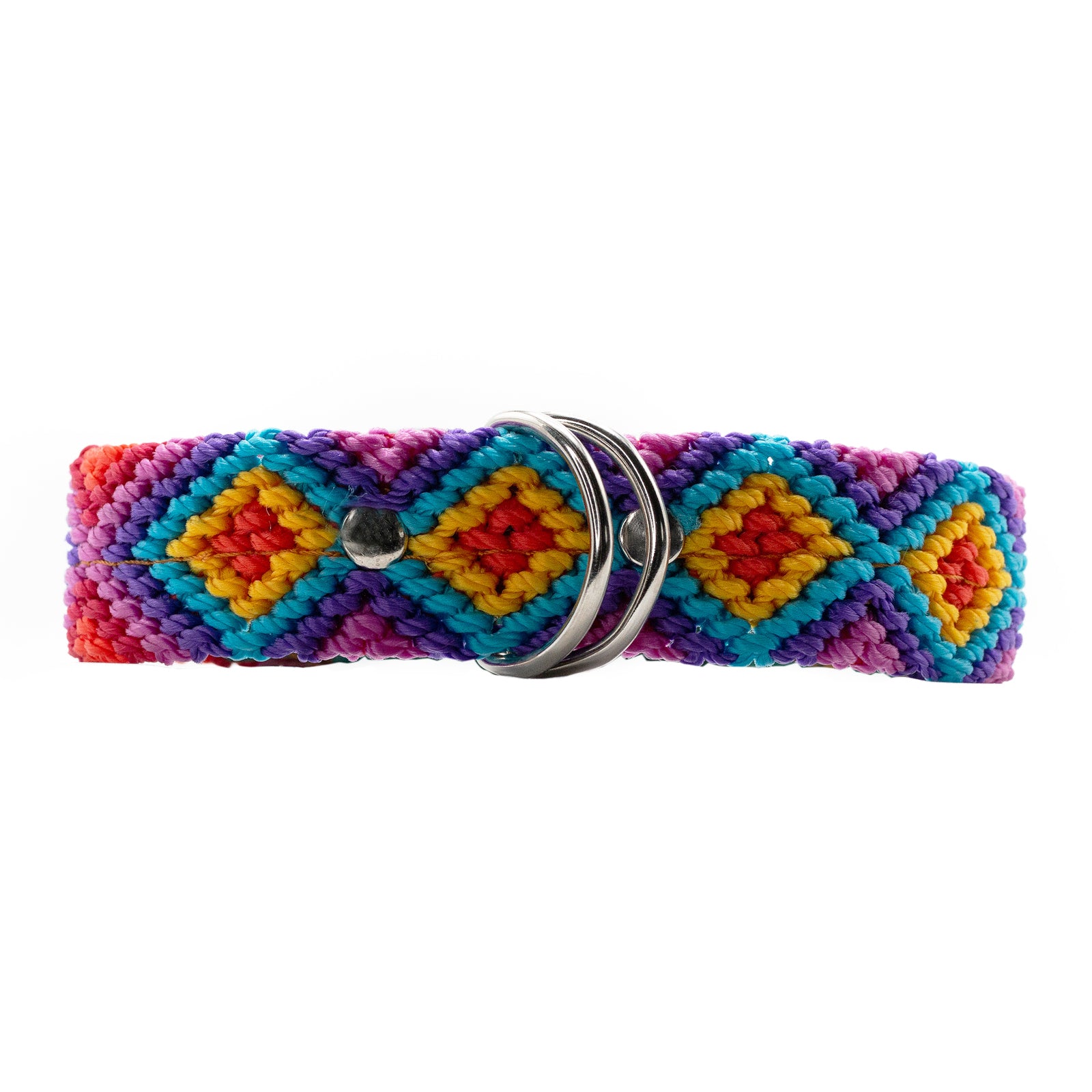 Artisanal dog collar featuring traditional weaving methods