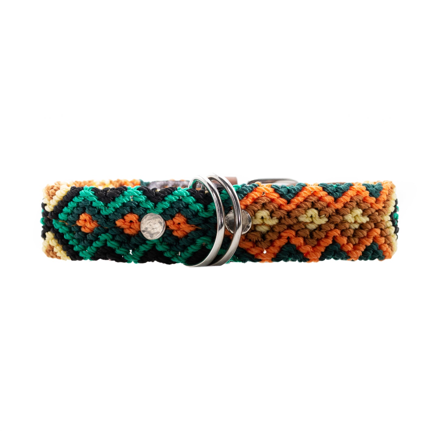 Handwoven collar for dogs with a stunning display of colors