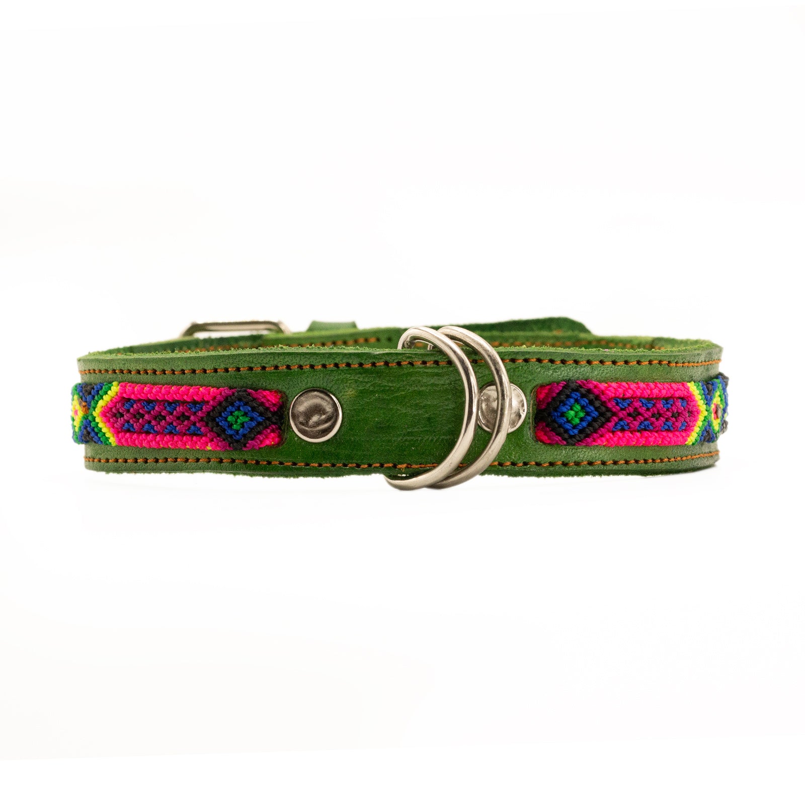 Chic and stylish pet collar with artisanal silk thread detailing